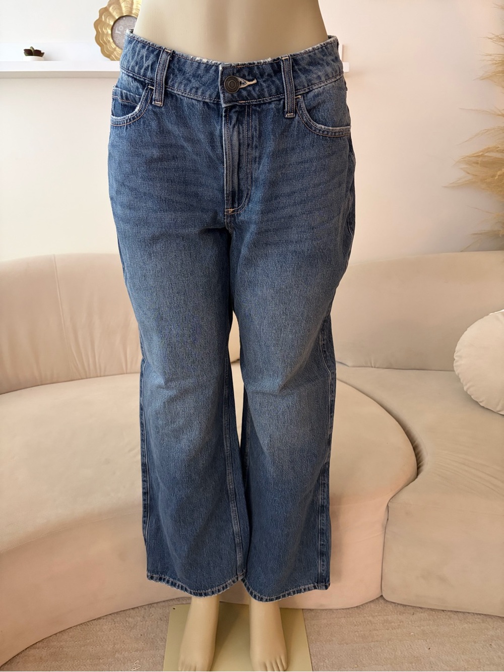 Hollister Curvy High-rise Baggy Jeans size 8s
